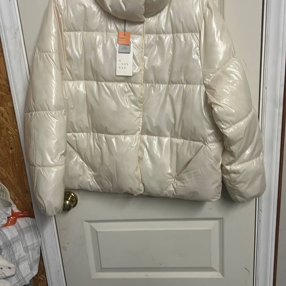 NWT Cream Puffer Jacket - Picture 10 of 11